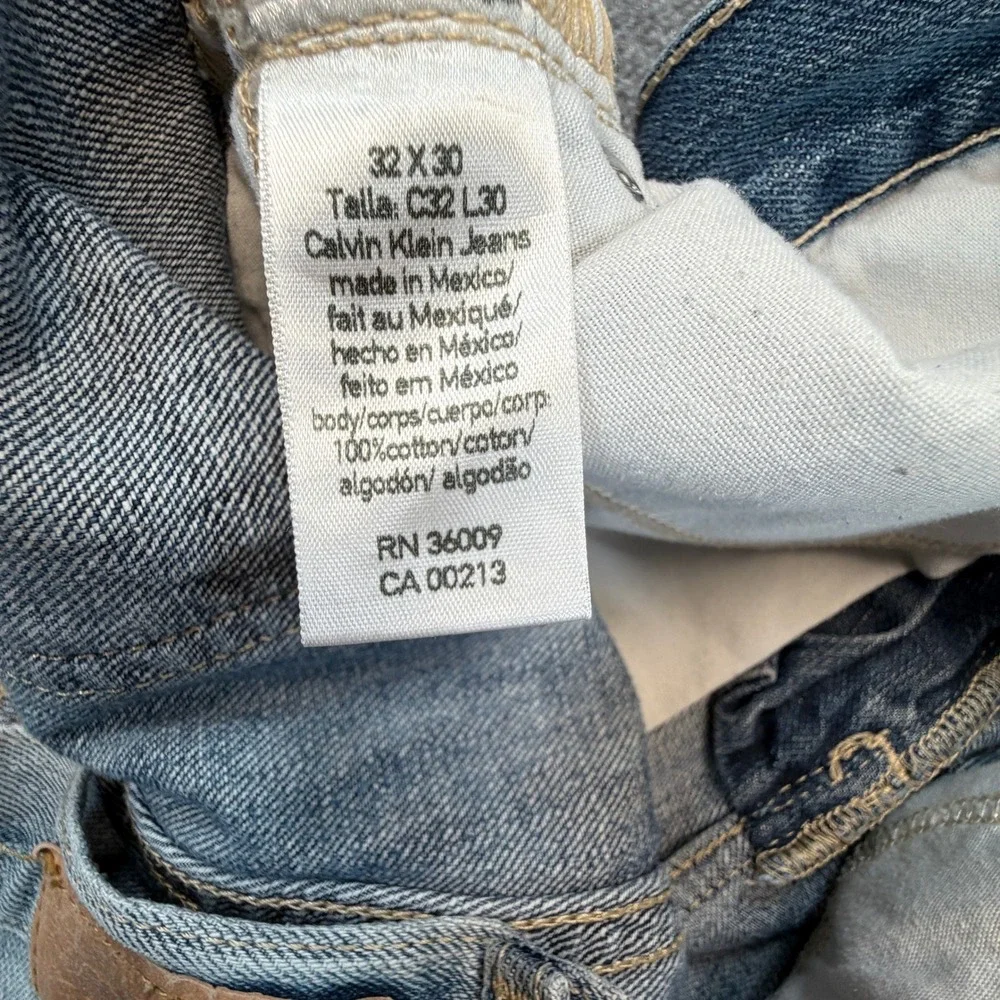 Calvin Klein Jeans Relaxed Straight Men 32x30 (Fits 32x28) Crazy Fade Distressed